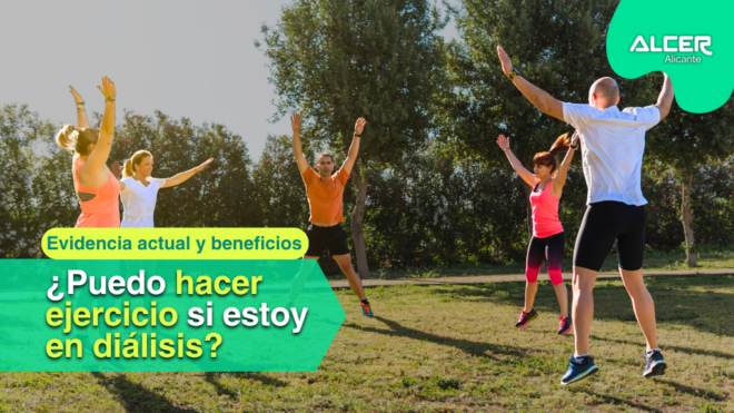 grupo de pacientes de enfermedad renal en hemodiálisis realizando ejercicio al aire libre