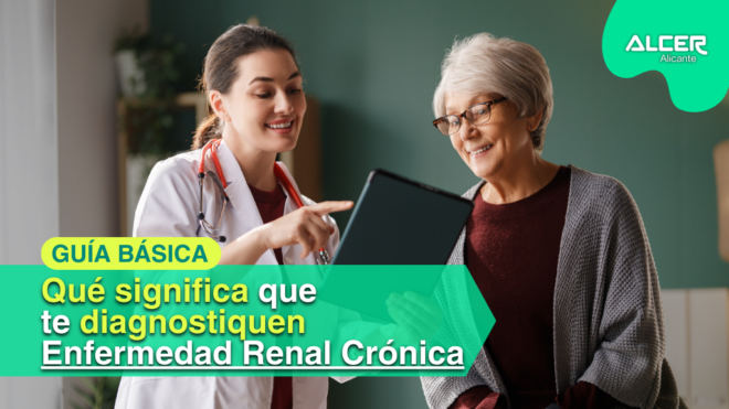 Paciente hablando con un profesional sanitario tras recibir diagnóstico de enfermedad renal crónica
